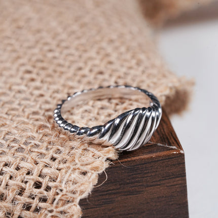 Classic Twist Sterling Silver Ring | Unisex Fashion Band
