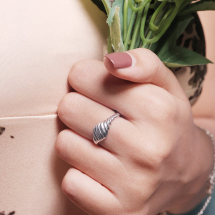 Classic Twist Sterling Silver Ring | Unisex Fashion Band